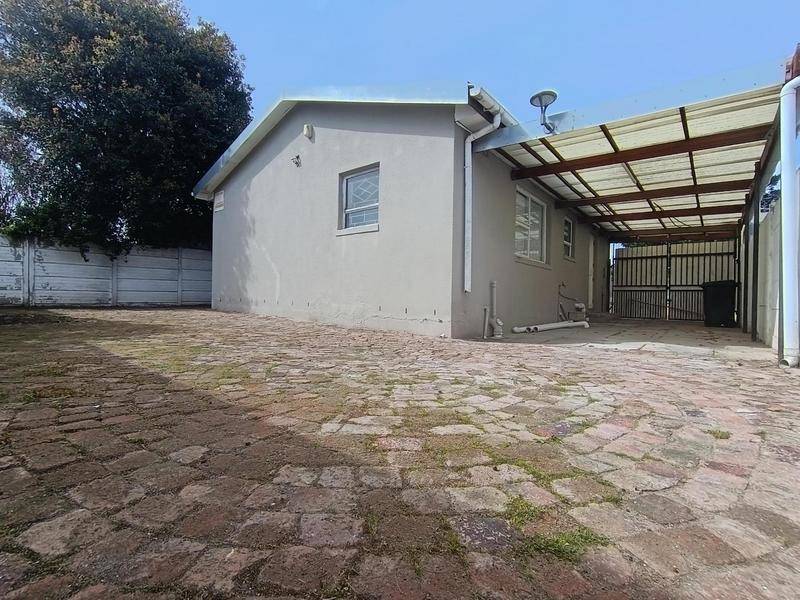 2 Bedroom Property for Sale in Protea Village Western Cape